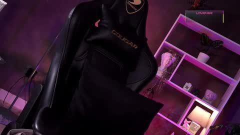 Red Jasmine online show from 5, 10, 2025