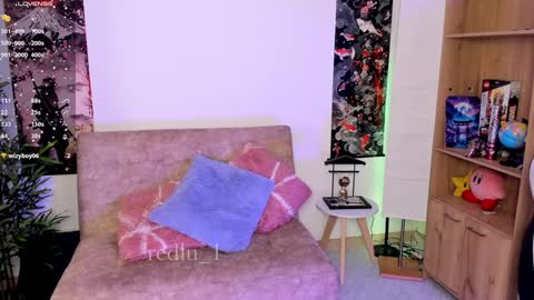 Lu Independiet model online show from 31, 1, 2025