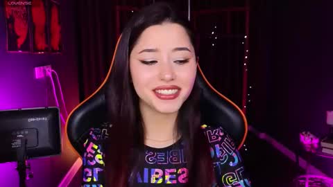 Snapshot of redmidnight_ chatting on 25, 11, 2025 Kiara online show from 25, 11, 2025