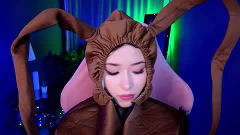 Snapshot of redmidnight_ chatting on 5, 4, 2026 Kiara online show from 5, 4, 2026