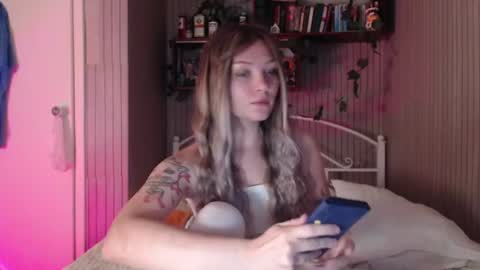 Snapshot of redmoonhead chatting on 7, 7, 2026 Ana online show from 7, 7, 2026
