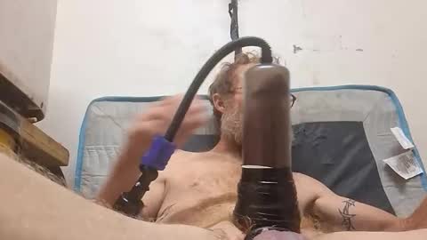 Snapshot of rednicedick chatting on 19, 10, 2025 rednicedick online show from 19, 10, 2025