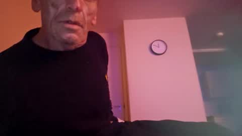 Snapshot of redrodridding chatting on 31, 10, 2025 redrodridding online show from 31, 10, 2025