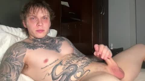 Snapshot of redrumbackwards chatting on 12, 5, 2026 redrum online show from 12, 5, 2026