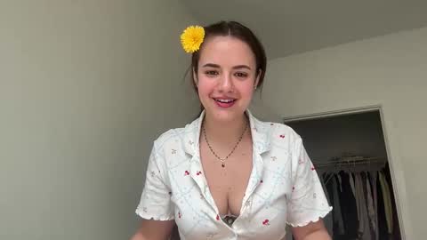 Its Reginaaa  online show from 2, 5, 2026