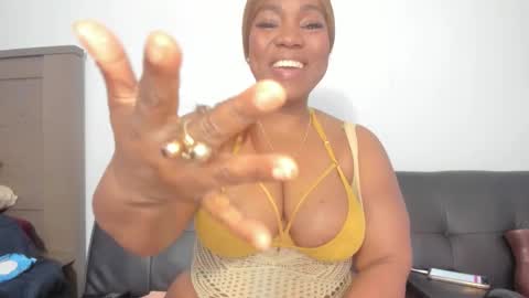 Snapshot of reginabanx chatting on 20, 2, 2026 reginabanx online show from 20, 2, 2026