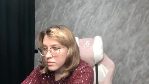 Snapshot of reginasmilee chatting on 20, 1, 2025 Regina online show from 20, 1, 2025