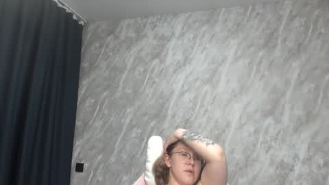 Snapshot of reginasmilee chatting on 20, 1, 2025 Regina online show from 20, 1, 2025