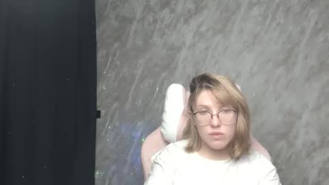 Snapshot of reginasmilee chatting on 23, 1, 2025 Regina online show from 23, 1, 2025