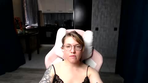 Snapshot of reginasmilee chatting on 17, 9, 2025 Regina online show from 17, 9, 2025