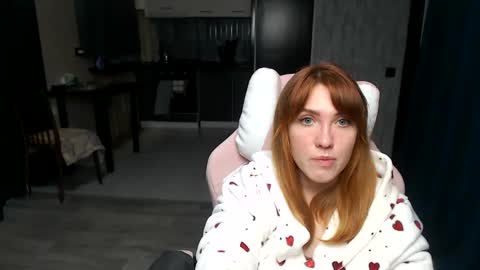 Snapshot of reginasmilee chatting on 25, 10, 2025 Regina online show from 25, 10, 2025