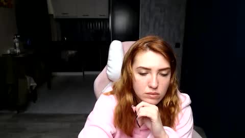 Snapshot of reginasmilee chatting on 28, 10, 2025 Regina online show from 28, 10, 2025