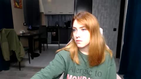 Snapshot of reginasmilee chatting on 2, 11, 2025 Regina online show from 2, 11, 2025