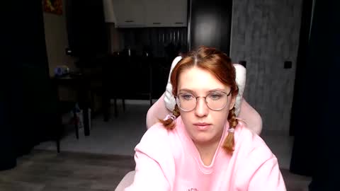 Snapshot of reginasmilee chatting on 10, 11, 2025 Regina online show from 10, 11, 2025