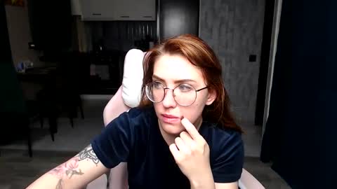 Snapshot of reginasmilee chatting on 17, 11, 2025 Regina online show from 17, 11, 2025