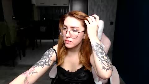 Snapshot of reginasmilee chatting on 19, 11, 2025 Regina online show from 19, 11, 2025