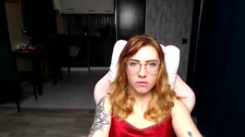 Snapshot of reginasmilee chatting on 22, 11, 2025 Regina online show from 22, 11, 2025