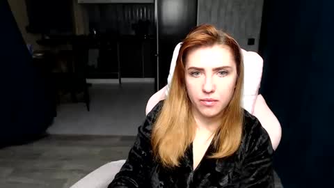 Snapshot of reginasmilee chatting on 28, 11, 2025 Regina online show from 28, 11, 2025