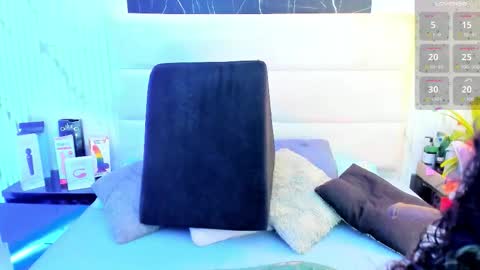 reginavegaa online show from 27, 10, 2025