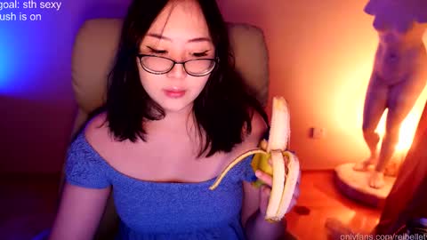 Snapshot of reibelletv chatting on 19, 1, 2026 online show from 19, 1, 2026