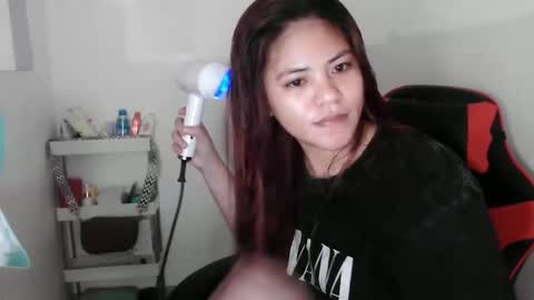 Snapshot of reign2525 chatting on 8, 10, 2025 reign2525 online show from 8, 10, 2025