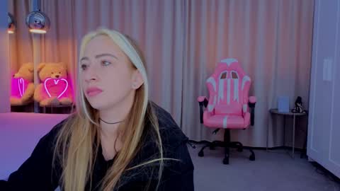 reina cummings online show from 10, 11, 2025