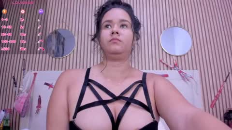 reina_loren online show from 22, 10, 2025