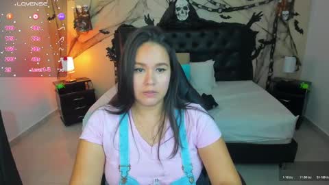 reina_loren online show from 1, 11, 2025