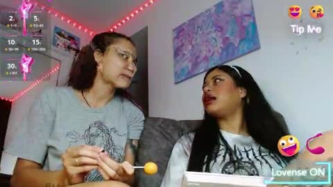 Snapshot of reina_reina chatting on 4, 6, 2026 reina_reina online show from 4, 6, 2026