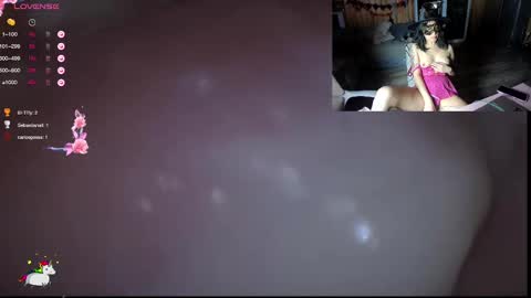 Reinacatchile online show from 25, 10, 2025