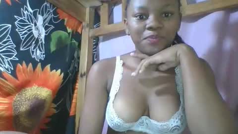 Snapshot of reinechi chatting on 17, 5, 2026 Reinechi online show from 17, 5, 2026