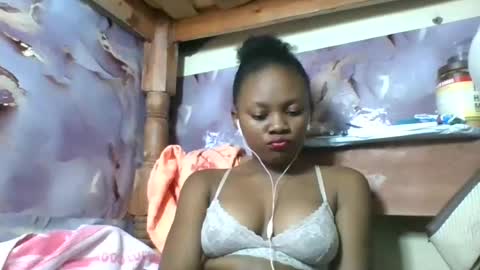 Snapshot of reinechi chatting on 14, 6, 2026 Reinechi online show from 14, 6, 2026