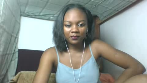 Snapshot of reinechi chatting on 22, 7, 2026 Reinechi online show from 22, 7, 2026