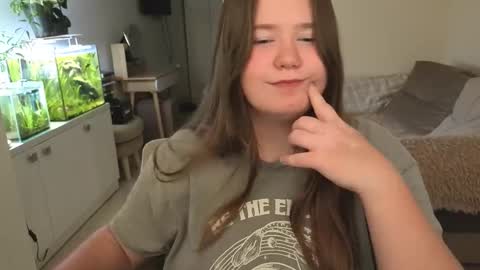 Snapshot of remirann_ chatting on 6, 11, 2025 Ann OF - remirann21 online show from 6, 11, 2025