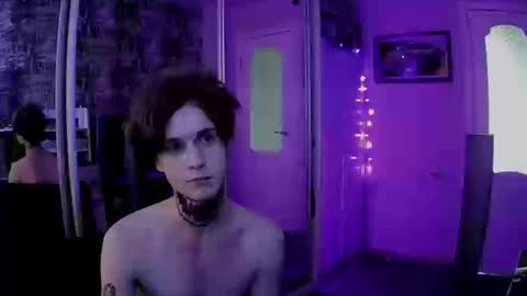 Snapshot of remitrash chatting on 19, 9, 2025 RemiTrash online show from 19, 9, 2025