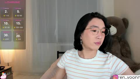 Snapshot of ren_yoonn chatting on 4, 5, 2026 Ren online show from 4, 5, 2026