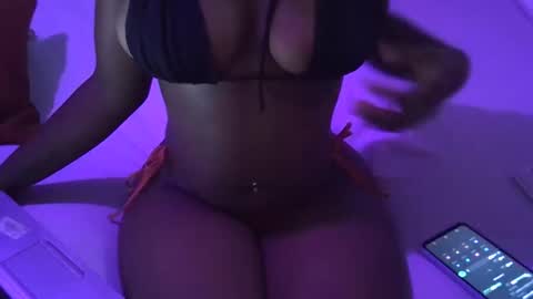 renal_queen online show from 22, 10, 2025