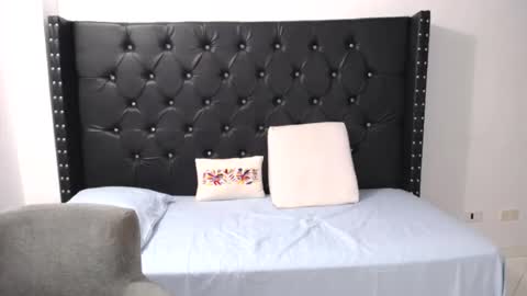 Snapshot of renata_salinas_1 chatting on 22, 10, 2025 Renata Salinas online show from 22, 10, 2025