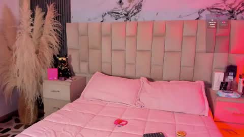 Snapshot of renatamason chatting on 20, 4, 2026 Renata online show from 20, 4, 2026