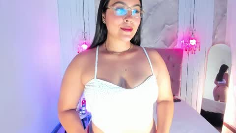 Snapshot of renatapeach chatting on 8, 5, 2026 RenataPeach online show from 8, 5, 2026