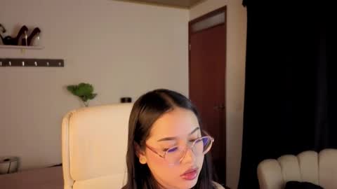 renaxi_smith online show from 19, 10, 2025