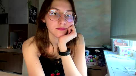 Mia online show from 7, 4, 2026