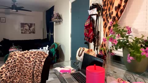 Snapshot of rene_heartz99 chatting on 8, 12, 2024 Naughty closet slut here to suck all your friends off  online show from 8, 12, 2024