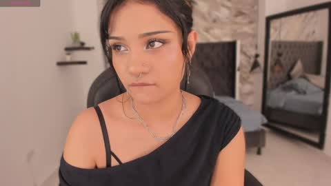 Snapshot of renee_shelby_ chatting on 15, 4, 2026 Renee Shelby online show from 15, 4, 2026