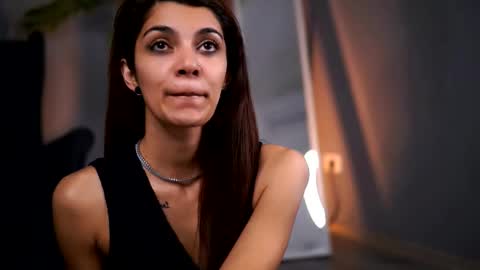 Snapshot of reneevoss chatting on 15, 12, 2025 Rena online show from 15, 12, 2025