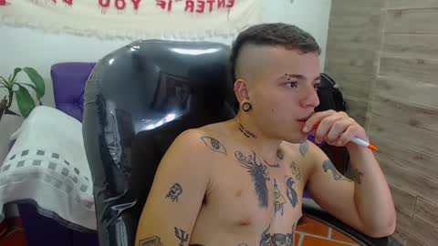 Snapshot of rennesanti chatting on 6, 12, 2024 R E N E online show from 6, 12, 2024