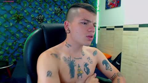 Snapshot of rennesanti chatting on 15, 1, 2025 R E N E online show from 15, 1, 2025