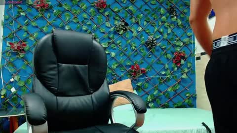 Snapshot of rennesanti chatting on 23, 2, 2025 R E N E online show from 23, 2, 2025