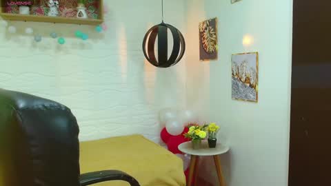 Snapshot of rennesanti chatting on 3, 3, 2025 R E N E online show from 3, 3, 2025