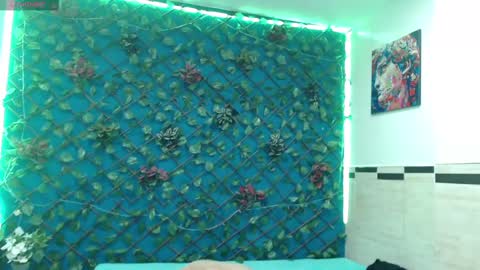 Snapshot of rennesanti chatting on 6, 3, 2025 R E N E online show from 6, 3, 2025